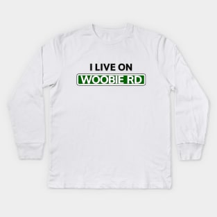 I live on Woobie Rd Kids Long Sleeve T-Shirt